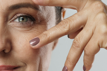 Middle Aged Woman - Main pic 4