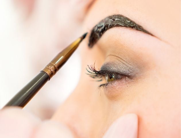 Eyebrow tinting Eyebrow tinting